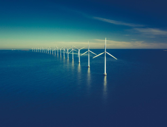 Netherlands: TotalEnergies acquires a stake in the OranjeWind offshore wind farm in view of supplying green hydrogen to its European refineries and lowering their emissions