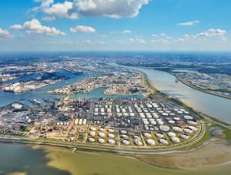 TotalEnergies Joins Forces with Air Liquide to Decarbonize its Refineries in Northern Europe with Green Hydrogen
