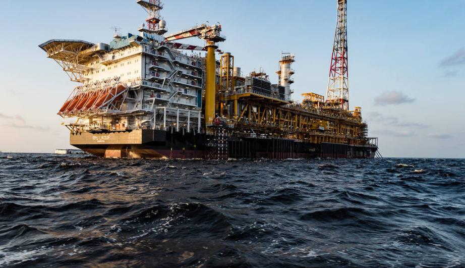 L’unité de production flottante Likouf, 1er FPU 100% électrique. Il est capable de traiter simultanément deux types d’huile différents.